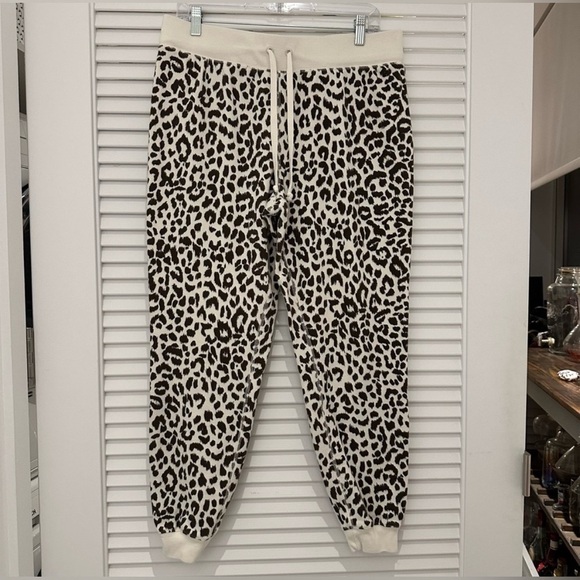 (Set) J.Crew leopard print terry cloth cotton pullover crewneck and jogger pants - Picture 3 of 9